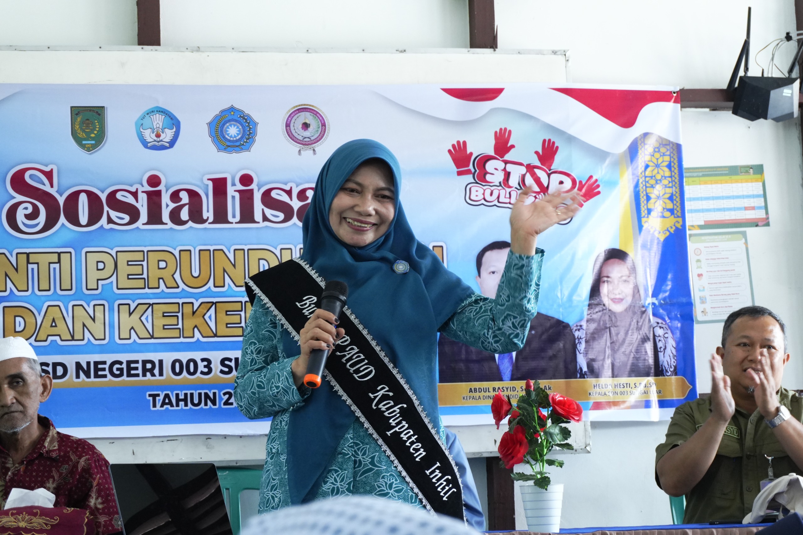 Pemkab Inhil dan Bunda PAUD Sosialisasikan Gerakan Anti Perundungan di SDN 003 Sungai Luar