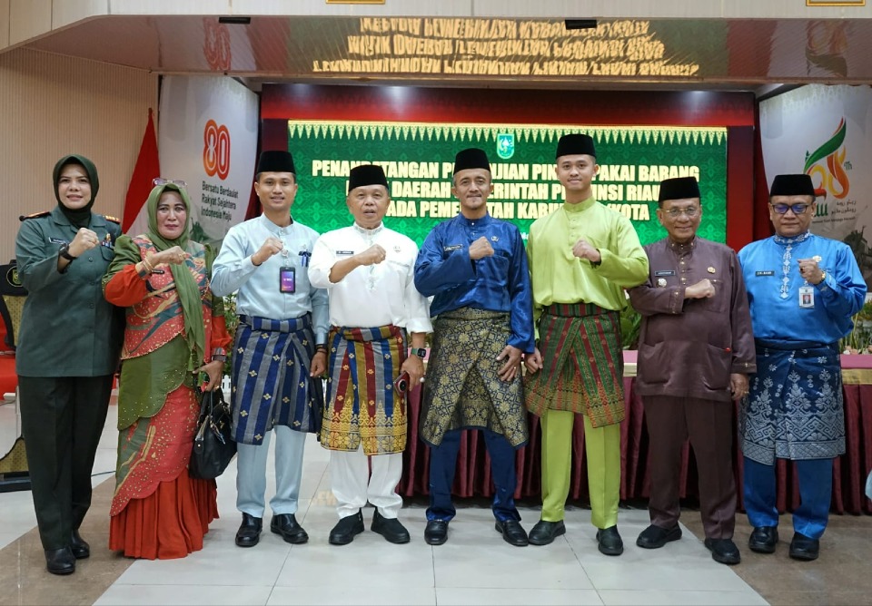 Hadiri Penandatanganan Aset Daerah di Pekanbaru, Bupati Asmar Dorong Peran Koperasi Desa