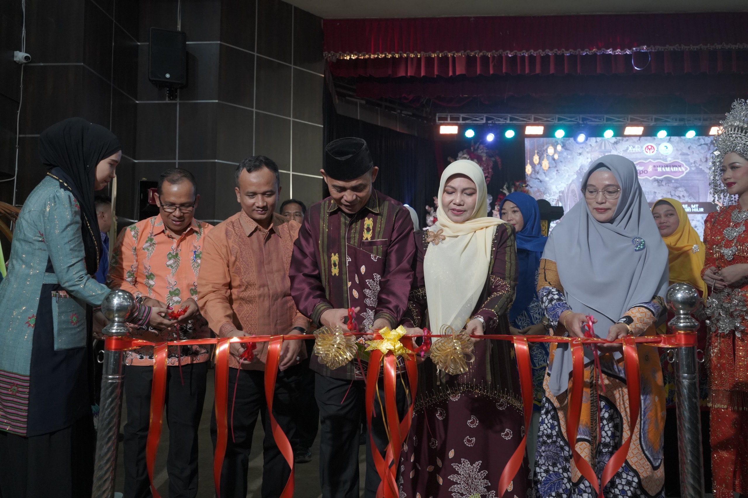 Bupati Inhil Buka Wedding Expo dan UMKM Ramadan Fair 2026, Dorong Promosi Produk Lokal