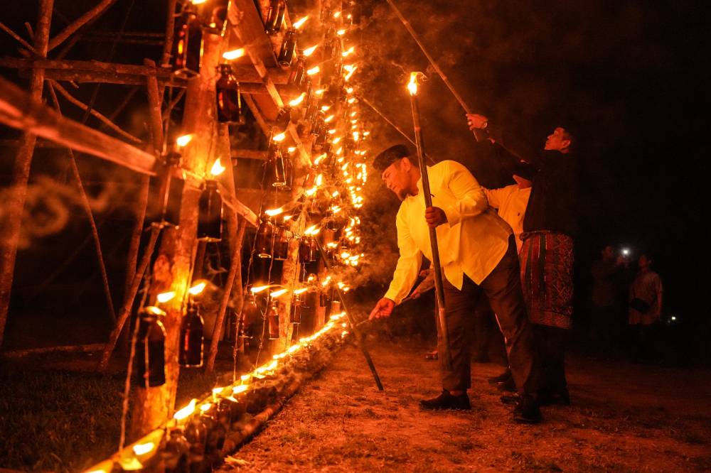 Wawako Sugiyarto Buka Festival Lampu Colok, Budaya Melayu Jadi Sorotan
