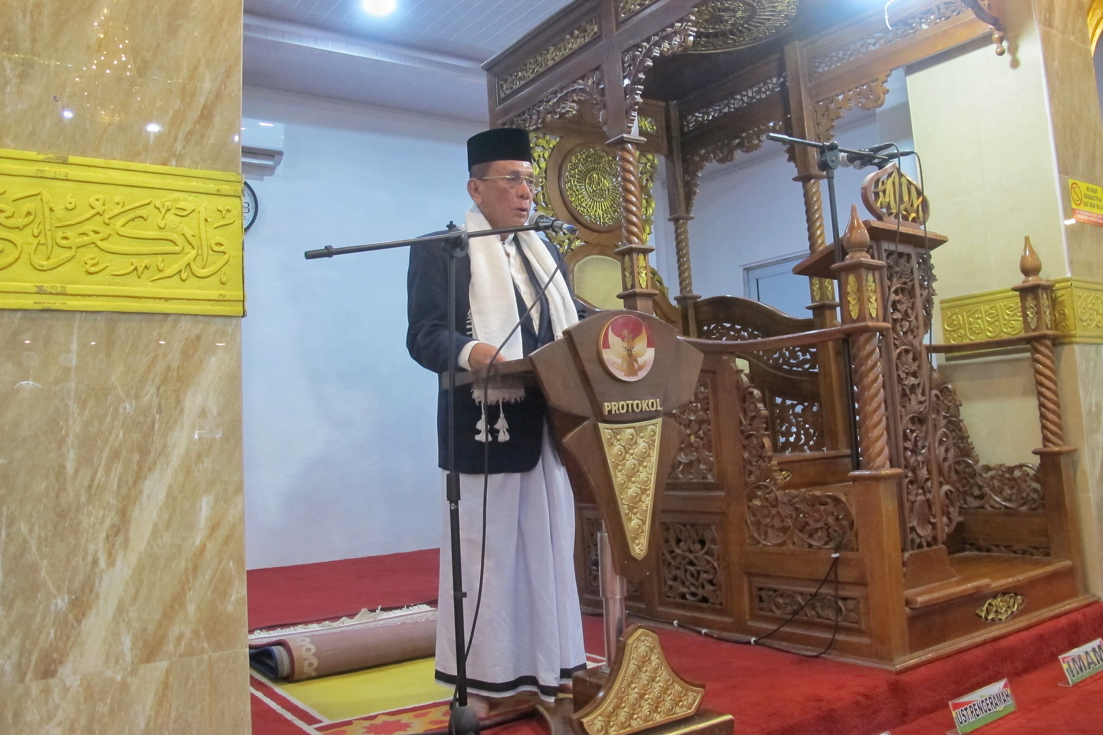 Bupati Rohil Shalat Idul Fitri di Masjid Agung Al-Ikhlas