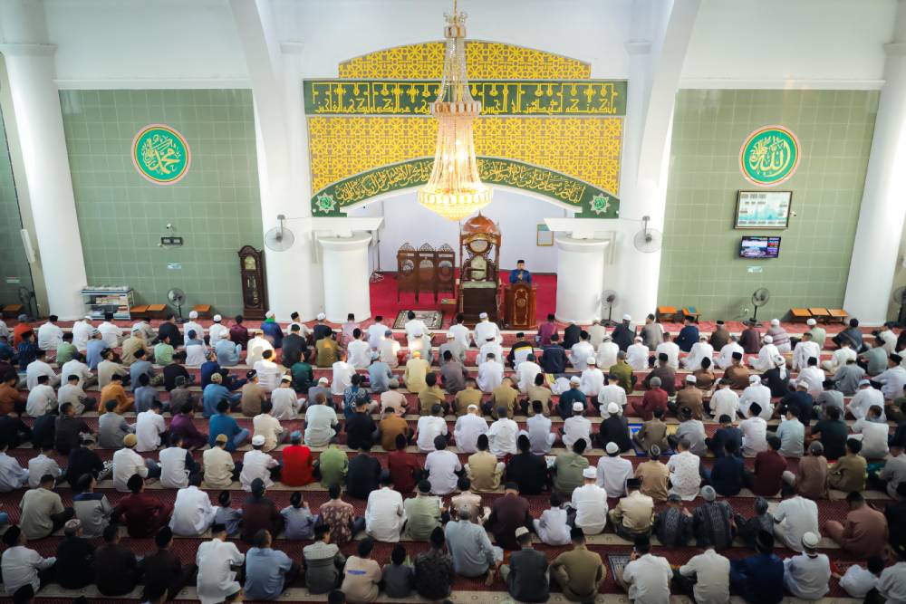 Wawako Dumai Ajak Masyarakat Istiqomah Pasca-Ramadan dalam Salat Id di Masjid Al-Mannan