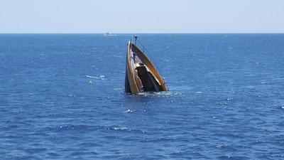 Boat Wisata Karam di Padang, 25 Penumpang Asal Riau, Jambi dan Sumbar Selamat