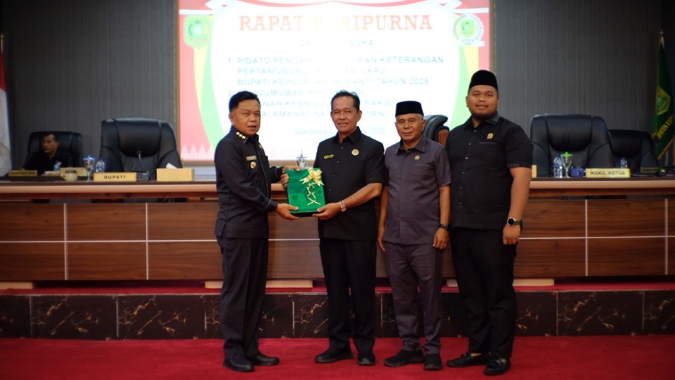 Sampaikan LKPJ 2025, Bupati Asmar Ungkap Ekonomi Meranti Tumbuh dan Kemiskinan Menurun