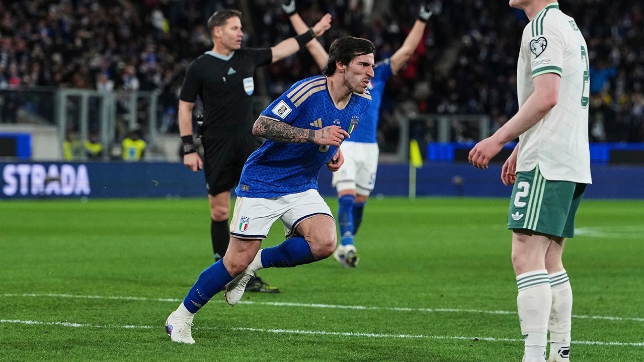 Italia Tundukkan Irlandia Utara 2-0, Tonali dan Kean Antar Azzurri ke Final Play-off