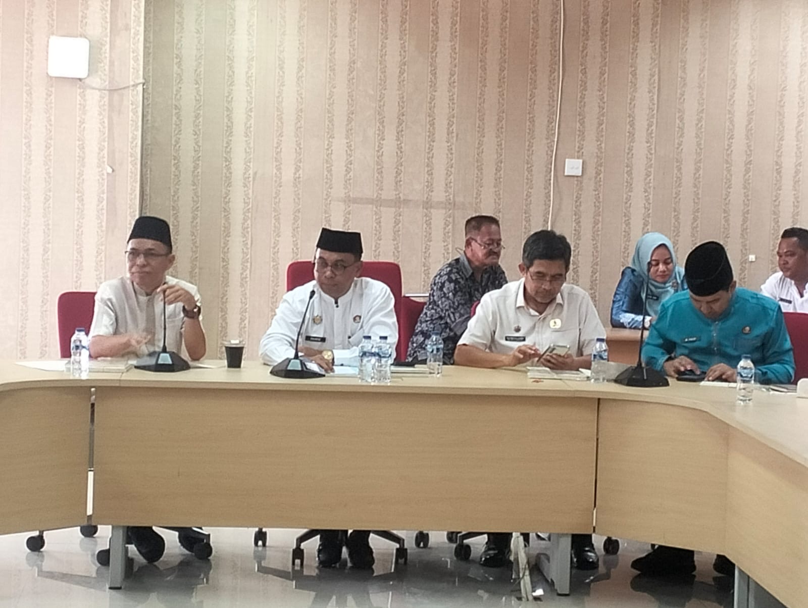 Sekda Rohil Pimpin Finalisasi RT/RW, Targetkan Segera Disahkan Pusat