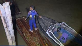 Polisi Bongkar Illegal Logging di Sungai Dedap, 10 Rakit Kayu Diamankan