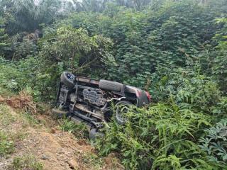 Kejar-kejaran dengan Polisi, Fortuner Pengedar Sabu Terbalik di Rokan Hilir