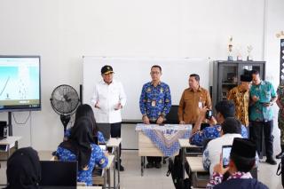 Menko Polkam Tinjau SRMA 31 Pekanbaru, Pastikan Program Sekolah Rakyat Berjalan Baik