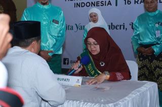 Bupati dan Wabup Siak Dikukuhkan sebagai Duta Zakat, Dorong Pengumpulan Lebih Maksimal