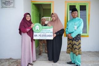 Bupati Siak Serahkan Bantuan Rumah Layak Huni Baznas kepada Warga Kampung Rempak