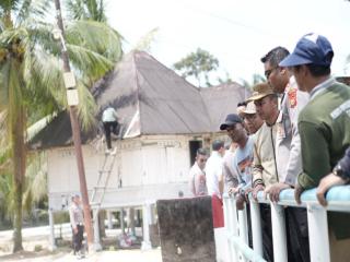 Bupati Kampar Tinjau Kesiapan Peresmian Jembatan Merah Putih Presisi di Desa Gobah