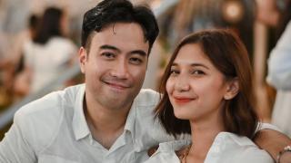 Ketegaran Sheila Dara Antar Vidi Aldiano ke Peristirahatan Terakhir
