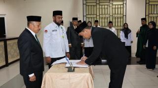 Kakanwil Kemenag Riau Lantik Pejabat Pengawas dan Kepala Madrasah