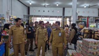 Bupati Asmar dan BBPOM Pekanbaru Sidak Minimarket di Selatpanjang, Pastikan Produk Aman