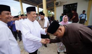 Safari Ramadan ke Bengkalis, Warga Desa Muara Basung Antusias Sambut Plt Gubernur Riau