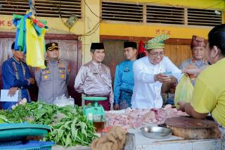 Kapolres dan Wabup Rohil Sidak Pasar Datuk Rubiah Pastikan Stok Pangan AmanÂ 