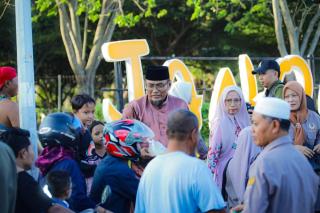 Bersama PBSR dan Komunitas Scooterist Dumai, Wawako Pimpin Aksi Berbagi 1.500 Takjil