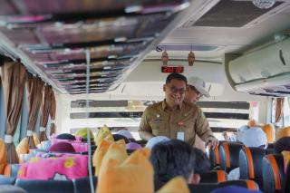 Sekda Riau Lepas 520 Pemudik, Tekankan Mudik sebagai Penguat Silaturahmi