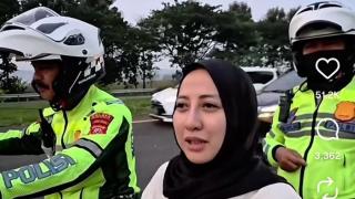 Viral Pemudik Tertinggal di Rest Area Cipali, Dijemput Polisi Naik Moge