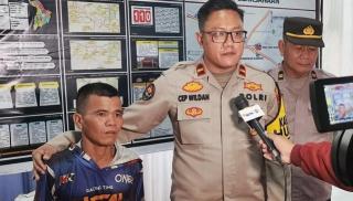 Buruh Sawit Asal Riau Kehabisan Ongkos, Dibantu Polisi Saat Mudik di Karawang