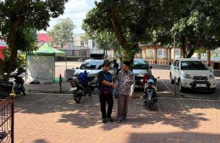 Arus Balik Padat, Penyuluh Siaga Layani Pemudik di Masjid Pantura Pekalongan