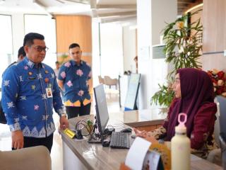 Sekda Riau Sidak OPD, Tekankan Pelayanan Publik yang Cepat dan Transparan