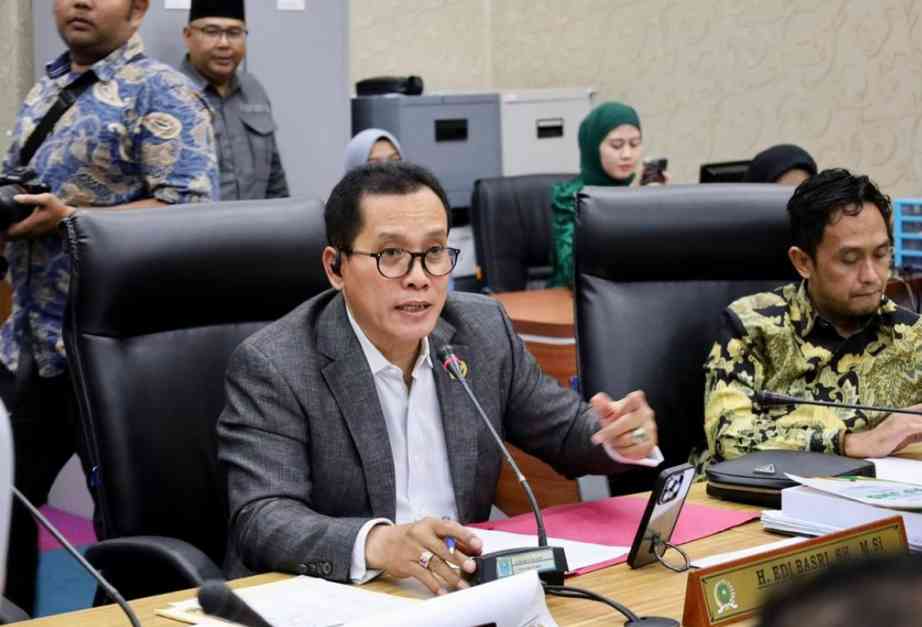 Kaji Pajak Kendaraan Bermotor, Komisi III DPRD Riau Gelar Rapat Kerja
