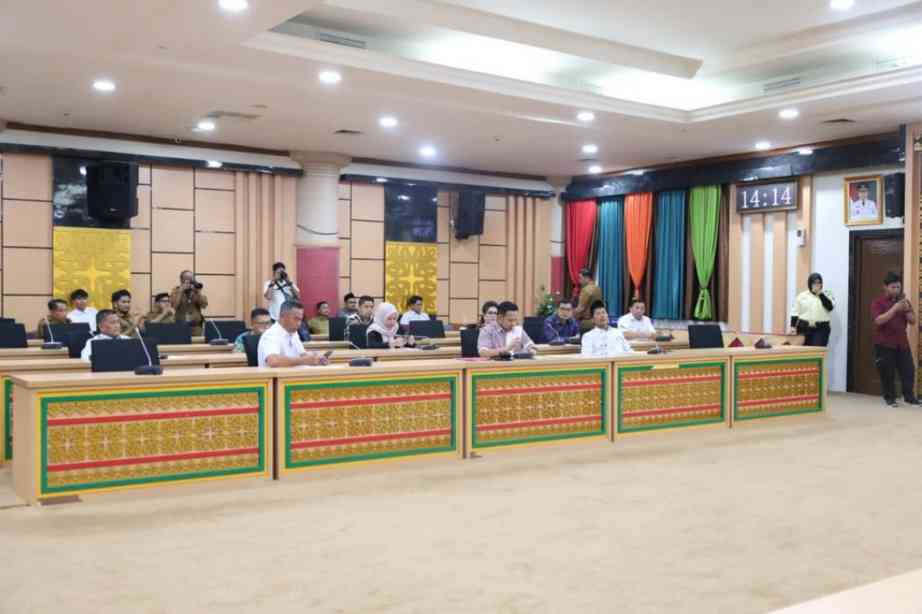 Rapat Perdana Pansus DPRD Riau Bahas LKPJ 2025 Bersama Pemerintah Provinsi