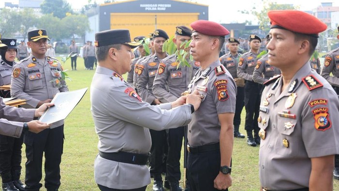 161 Personel dan Warga Terima Penghargaan Polda Riau, 52 Raih Pin Emas Kapolri