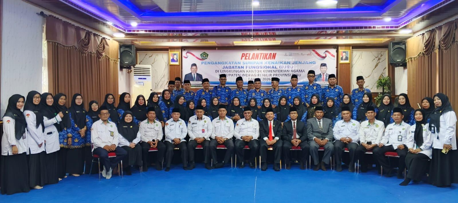 Kakanwil Kemenag Riau Lantik 38 Guru Fungsional di Lingkungan Kemenag Inhil