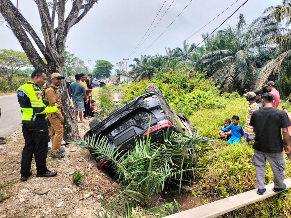 Positif Narkoba, Sopir Innova Penabrak Mobil Dinas DPRD Bengkalis Resmi Jadi Tersangka