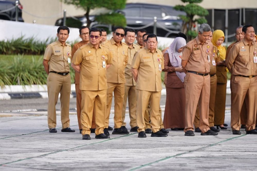 Plt Gubernur Riau Tetapkan WFH Setiap Jumat untuk ASN Pemprov