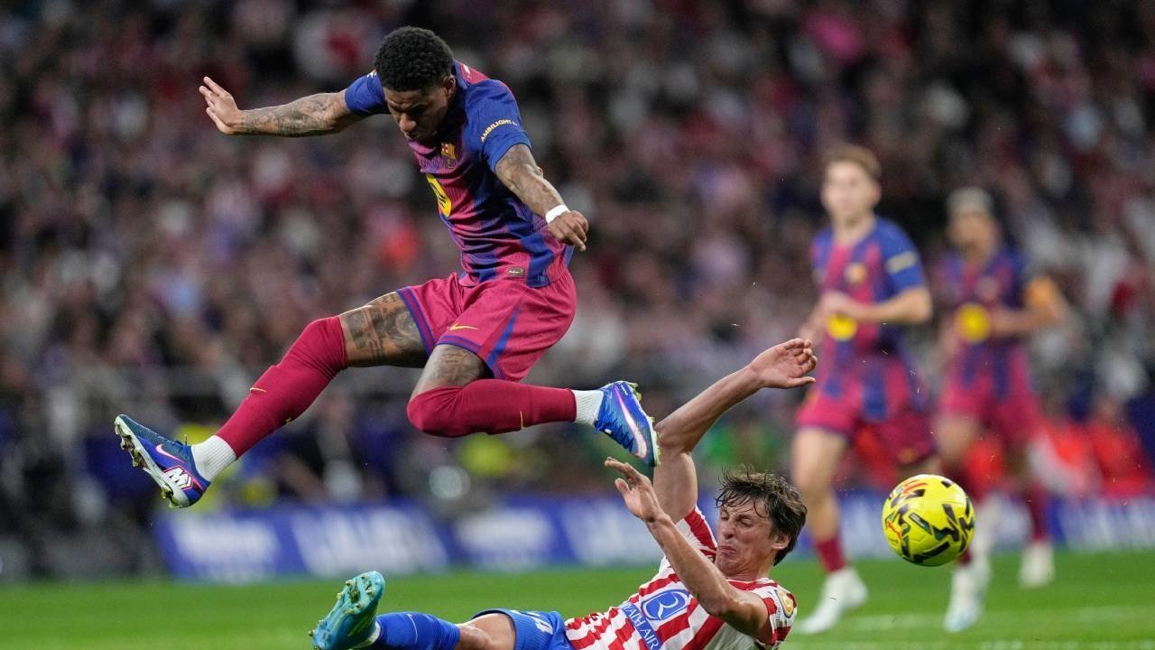 Gol Telat Robert Lewandowski Bawa FC Barcelona Tundukkan Atletico Madrid 2-1