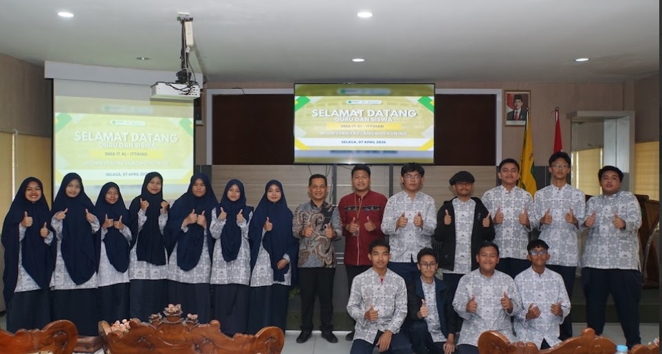 Siswa SMA IT Al-Ittihad Rumbai Kunjungi Unilak untuk Kenal Lebih Dekat Dunia Kampus
