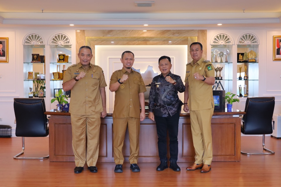 Kunjungan ke Pekanbaru, Pemkab Meranti Perkuat Sistem Pemerintahan dan Penanganan Sampah