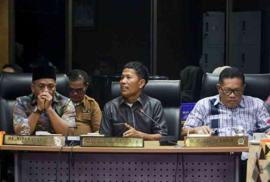 Komisi V DPRD Riau RDP bersama Dispora, KONI, dan Pengurus Cabor se-Riau