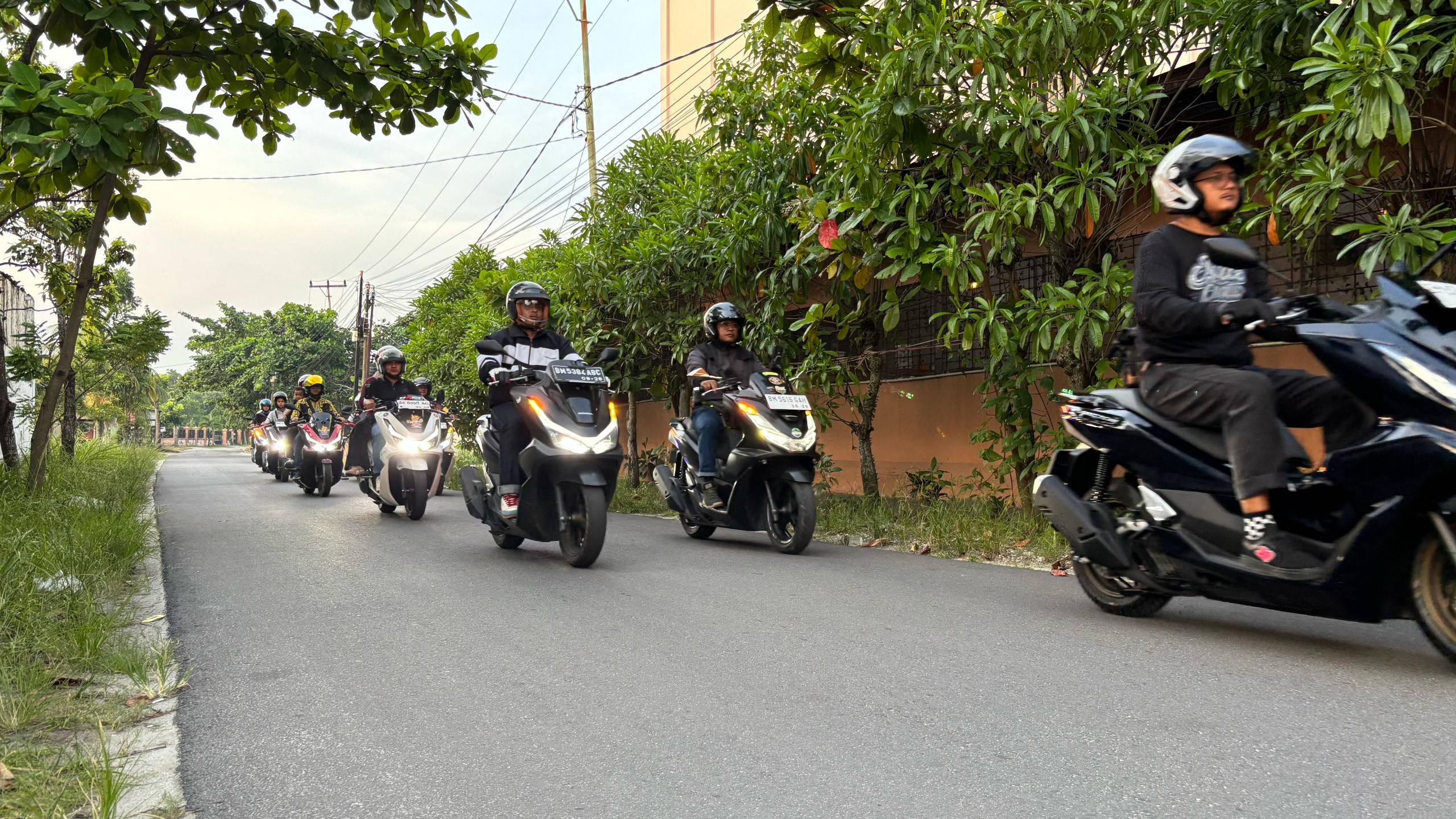 PCX Ngaspal Bareng Bapack, Perkenalkan Keunggulan Motor Honda PCX bersama Komunitas