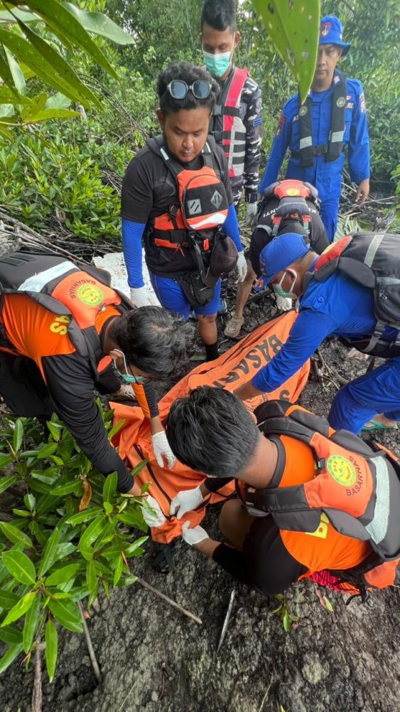 Lompat dari Kapal di Perairan Meranti, Warga Ditemukan Meninggal Dunia oleh Tim SAR