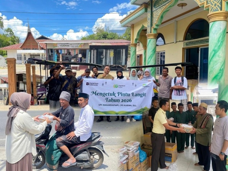 Pegadaian Pekanbaru Gelar Kegiatan “Mengetuk Pintu Langit” dengan Berbagi Makanan Siap Santap