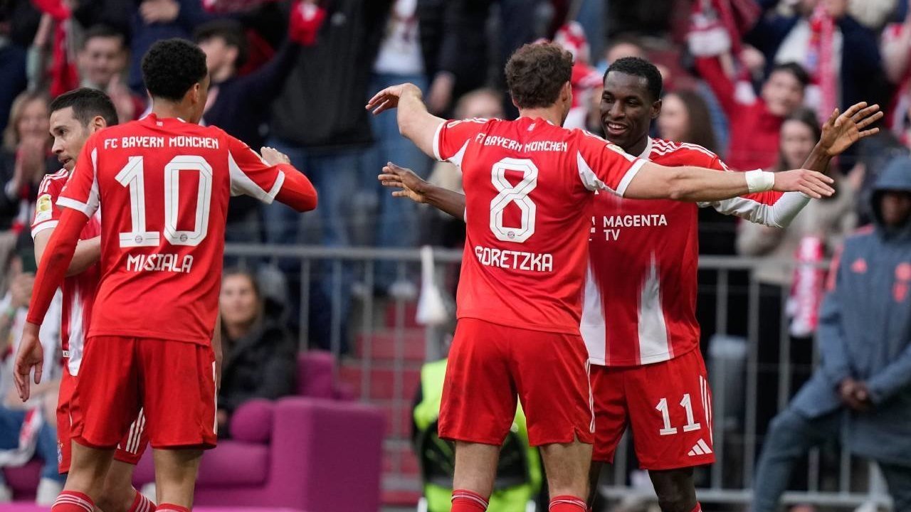 Comeback Spektakuler! Bayern Hajar Stuttgart 4-2 dan Kunci Gelar Bundesliga