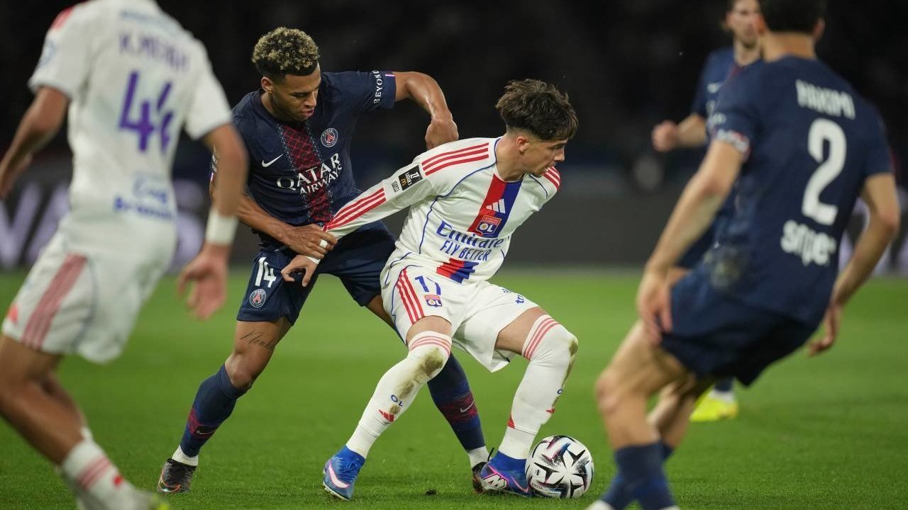 Kejutan Besar di Paris! PSG Tumbang 1-2 dari Lyon, Persaingan Gelar Kian Sengit