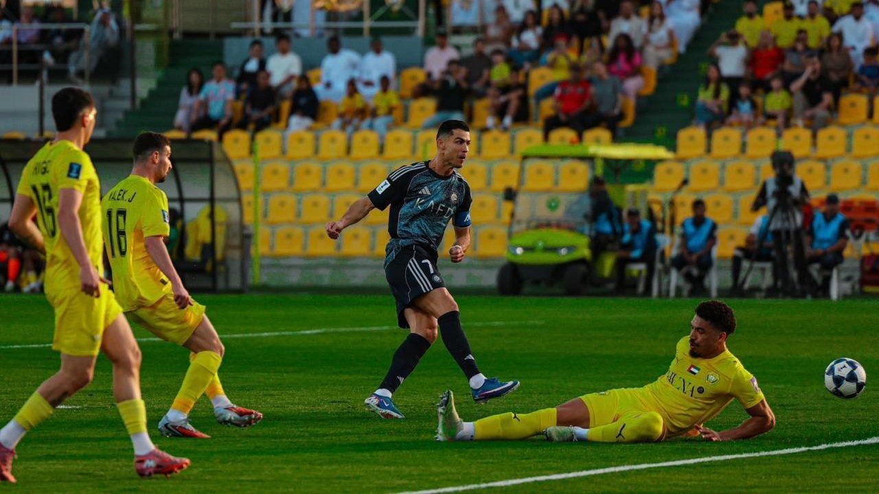 Ronaldo Pimpin Dominasi! Al Nassr Gilas Al Wasl 4-0, Satu Kaki di Semifinal