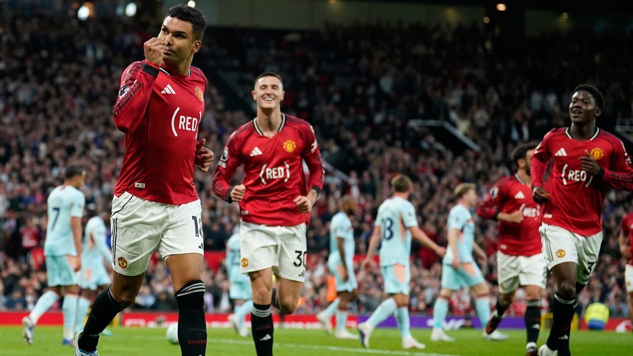 Menang Tipis, Manchester United Taklukkan Brentford 2-1 di Old Trafford