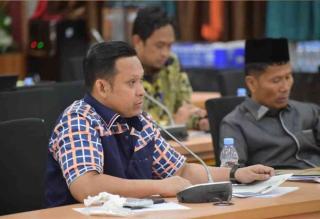 Pansus DPRD Riau Kebut Pembahasan LKPJ 2025 Sebelum Paripurna
