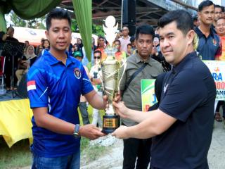 Srigala Muda Siak Hulu Juara Pacu Sampan HUT ke-76 Kampar di Sungai Dohe