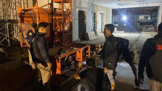 Lift Proyek RS Santa Maria Pekanbaru Jatuh dari Lantai 7, Tiga Pekerja Kritis di ICU