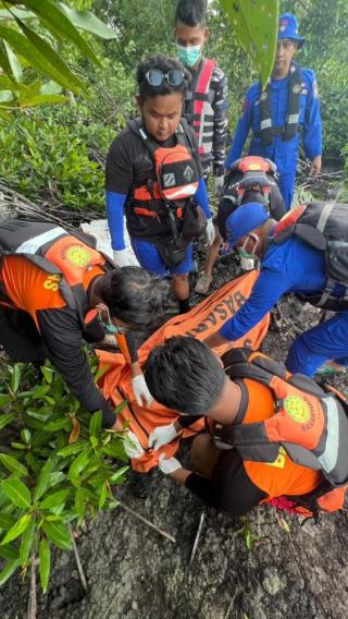 Lompat dari Kapal di Perairan Meranti, Warga Ditemukan Meninggal Dunia oleh Tim SAR