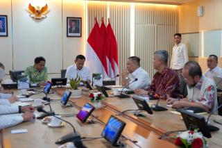 Plt Gubri Temui Menhut Raja Juli Antoni, Bahas Tiga Isu Strategis Pembangunan Riau