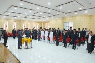 Sekda Rohil Lantik Puluhan Pejabat, Tekankan Peran sebagai Penggerak Utama Birokrasi